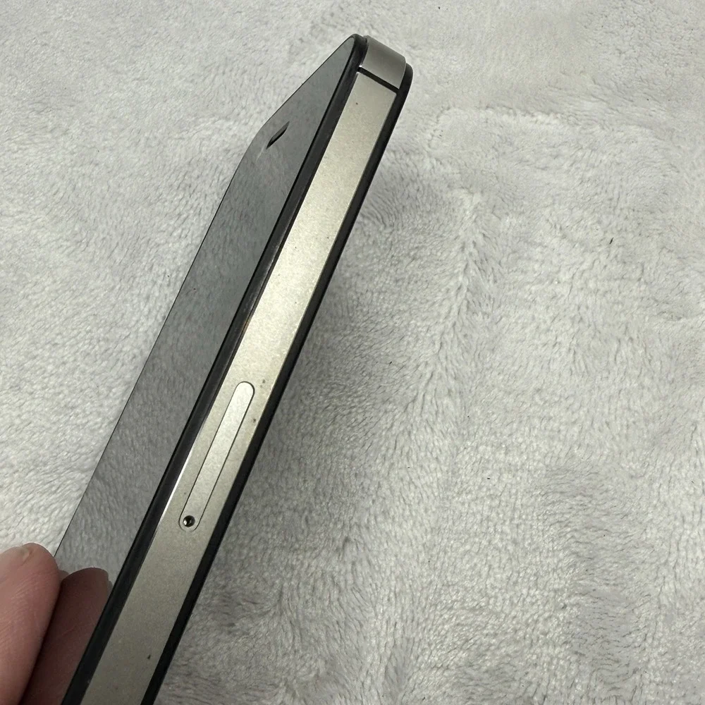 Apple iPhone 4 A1387 Black Smartphone‎ For Parts Repair No Power
